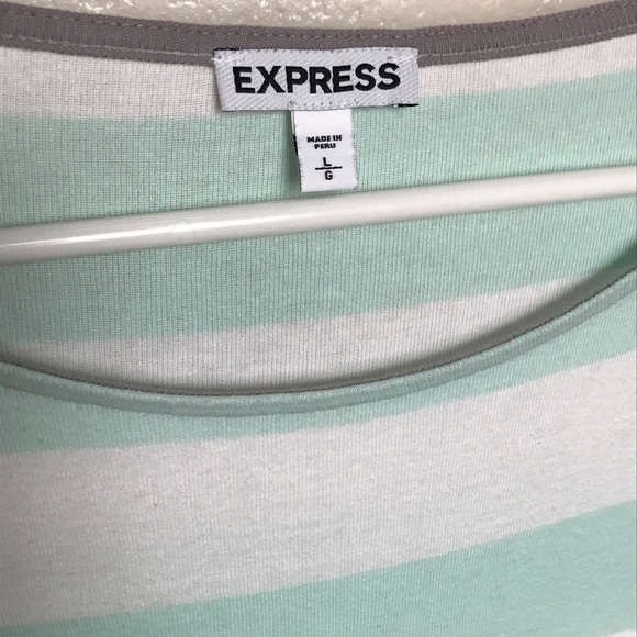 Cute Express top - Picture 2 of 3